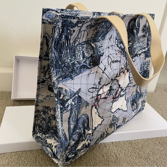 Dior Around the World Straw Tote - Picture 3 of 6